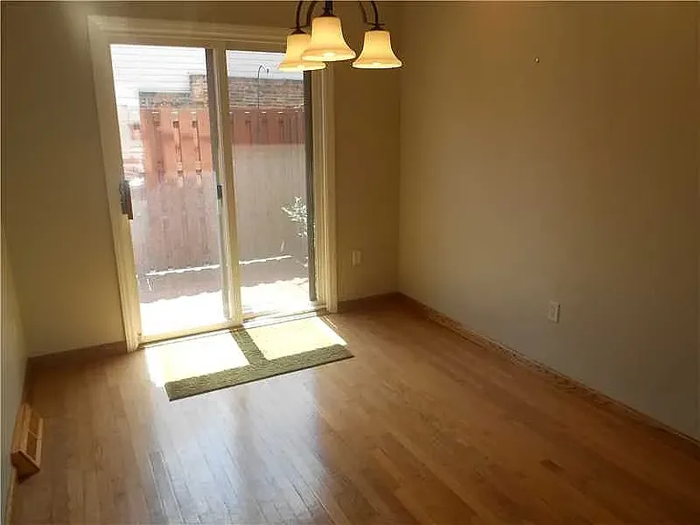 1026 Bingham St — Photo 3