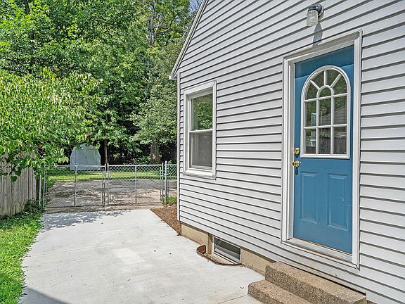 4th image of 2665 Jefferson Dr SE