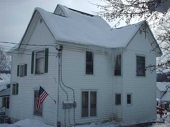 2nd image of 23 Waverly St