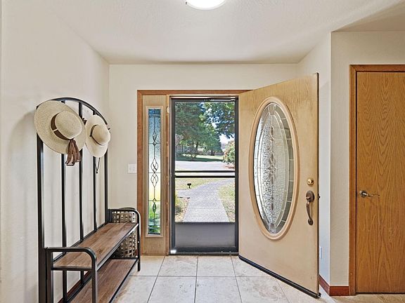 3rd image of 370 Dennison Lane