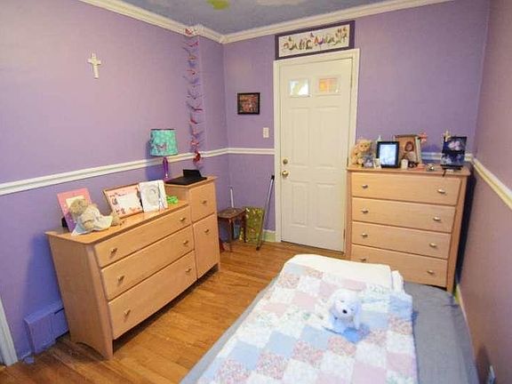 5th image of 53 Gramercy Ave