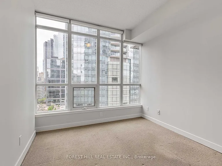 126 Simcoe St #1407 — Photo 13