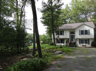 134 Pine Tree Rd, Shohola, PA 18458