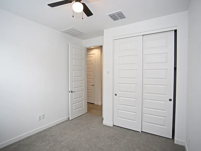 2250 E Kelly Dr — Photo 15