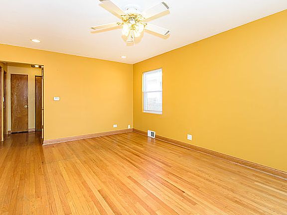 3rd image of 3546 N Ozanam Ave