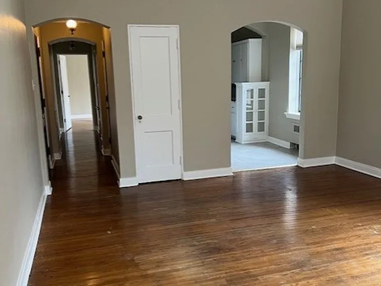 825 Edgewater Ave — Photo 5