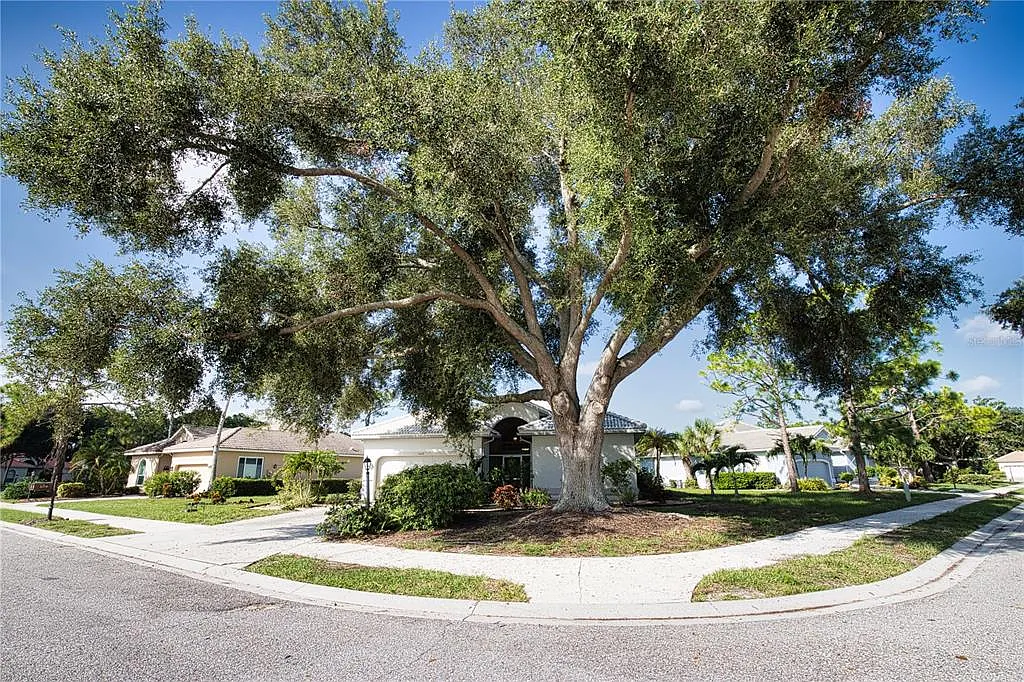 3 bed, 2.0 bath, 1635 sqft, $2,650 — Photo 4
