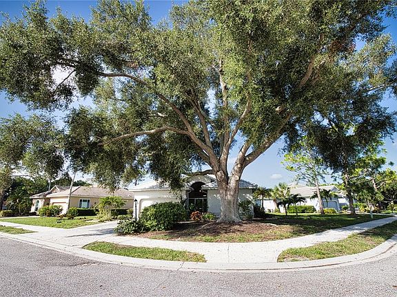 4th image of 2319 Falcon Trace Ln