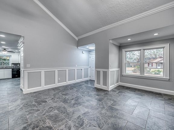 4th image of 418 Citadel St