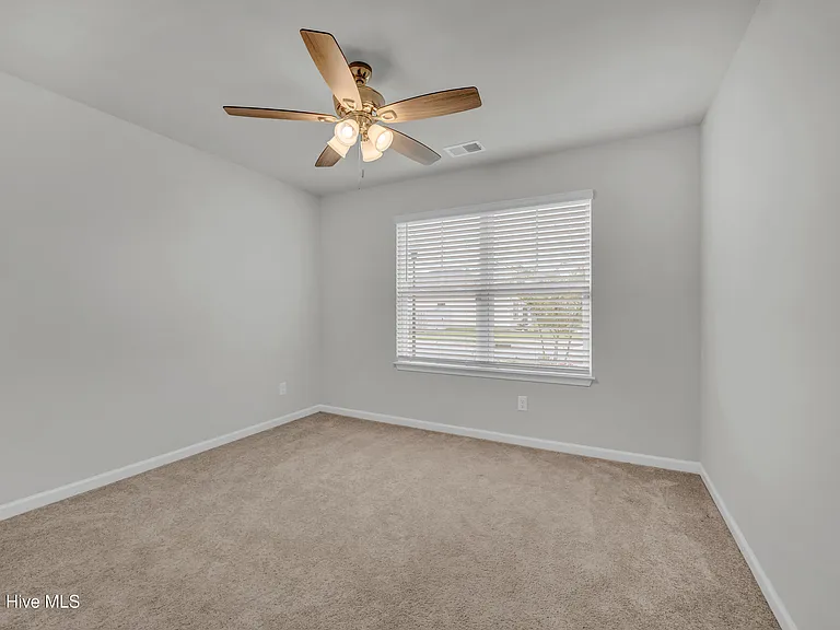 668 Buckeye Rd NE — Photo 12