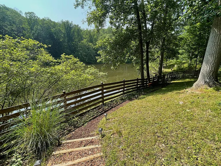 308 Pine Dr — Photo 38
