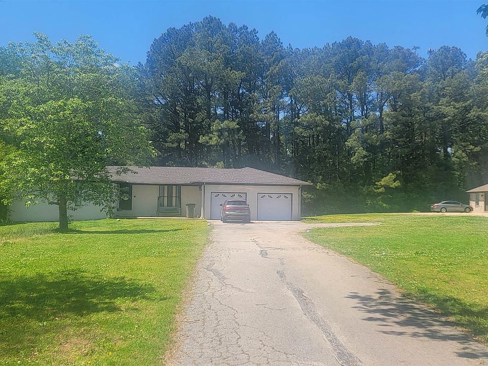 2nd image of 2504 Mockingbird Ln