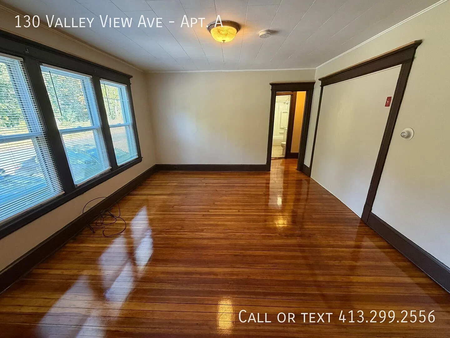 Completely Remodeled 3 Bedroom Apartment - Minutes from Westfield in Woronoco Village — Photo 2