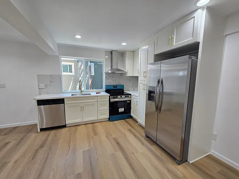5534 Jefferson Ave — Photo 3