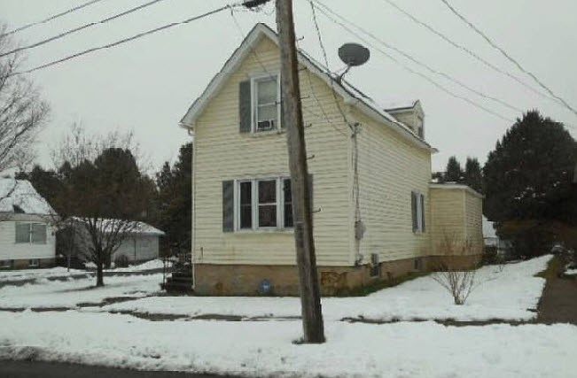 2nd image of 1323 Thorn St