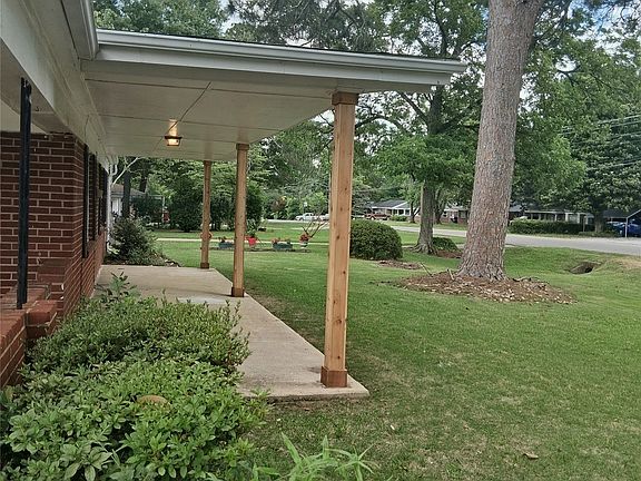5th image of 1010 Coliseum Blvd