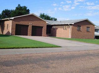 717 E 6th St, Oakley, KS 67748