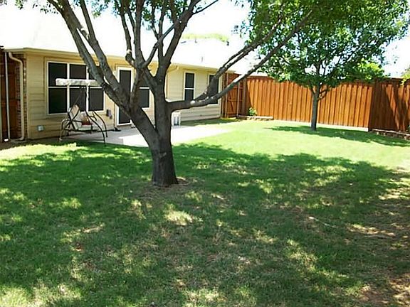 4th image of 311 Ashley Oak Ln
