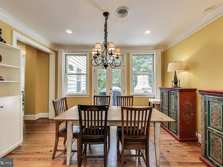 5809 Grosvenor Ln — Photo 6