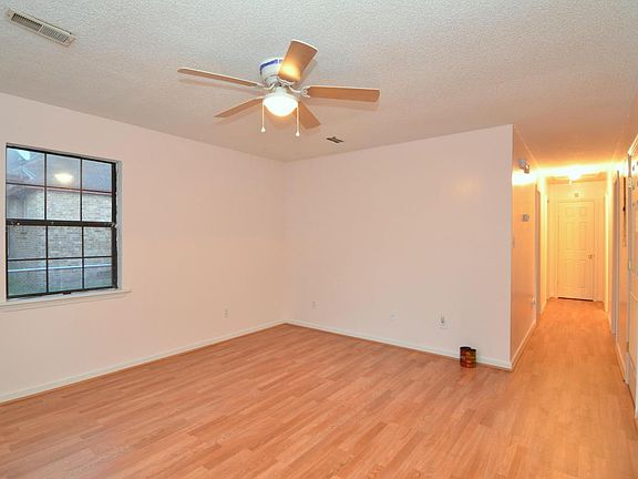 4th image of 1725 Lilac Ave