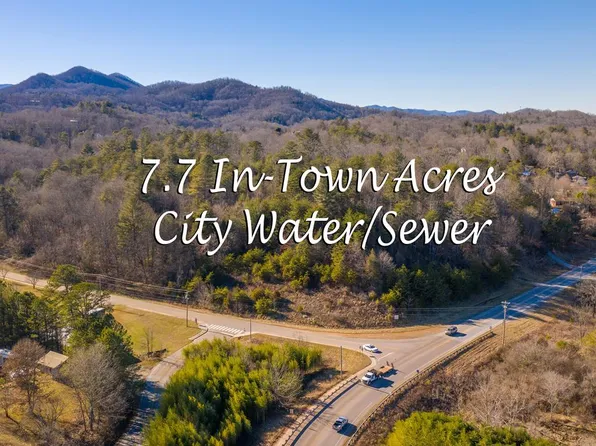 530 Iotla St, Franklin, NC 28734