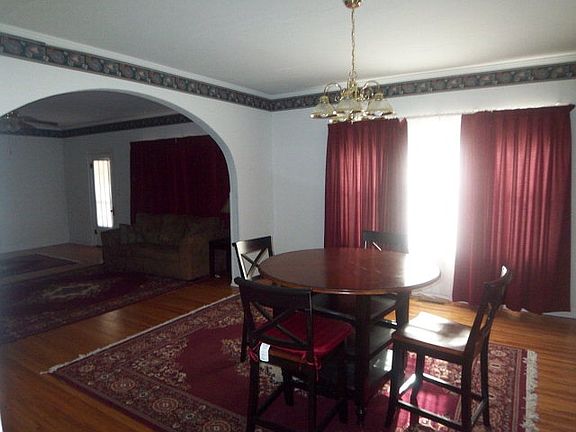 5th image of 602 E Wood St