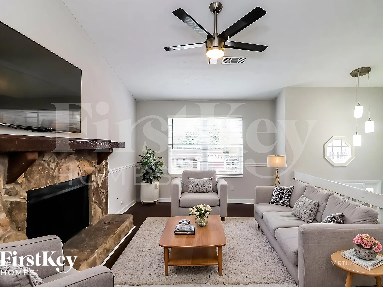 4 bed, 3.0 bath, 1540 sqft, $2,590 — Photo 3
