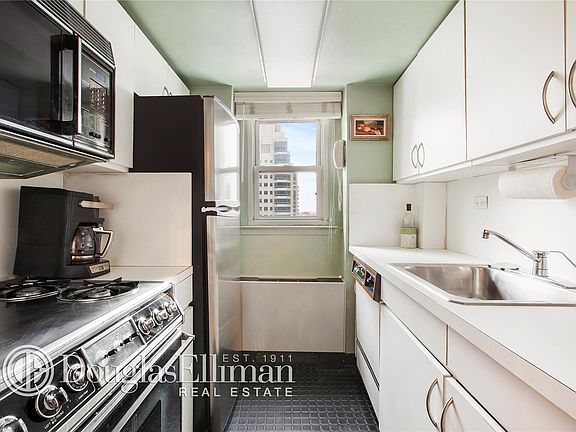 4th image of 333 E 66th St APT 14C