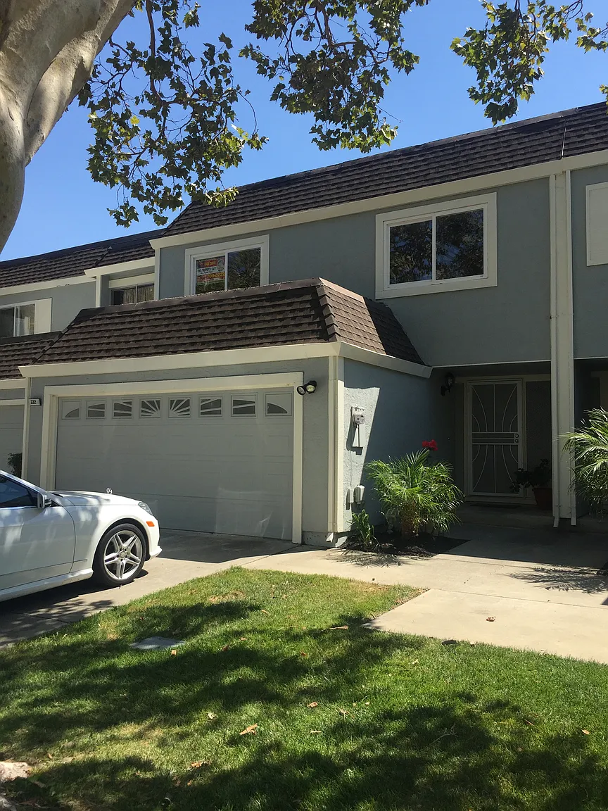 222 Shoreline Dr photo 1