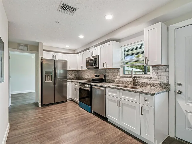 650 E Tarpon Ave #C1 — Photo 6
