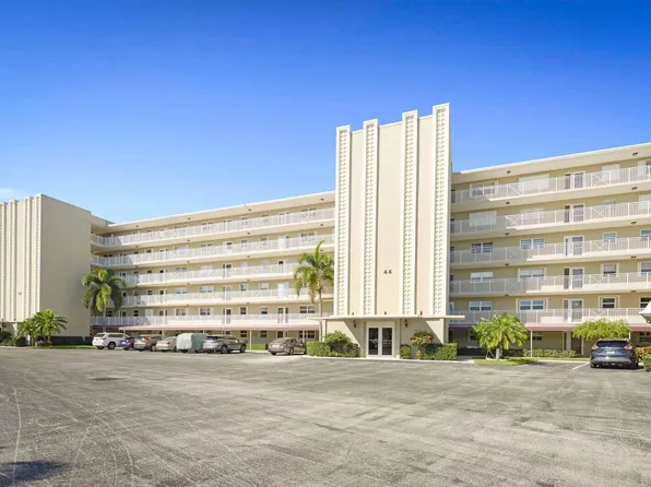 44 Yacht Club Drive #212, North Palm Beach, FL 33408