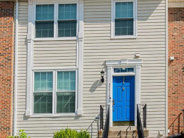 45518 Lakemont Sq, Sterling, VA 20165
