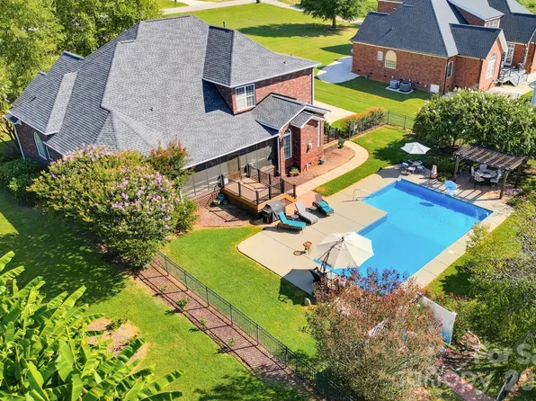 1177 Springlake Rd, York, SC 29745