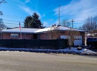 222 SE Greenville Ave, Winchester, IN 47394