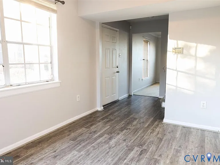 3221 Hunters Mill Dr — Photo 10