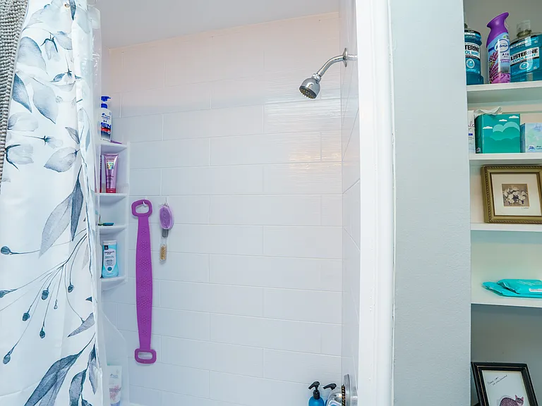 759 E 7th St #3 — Photo 23