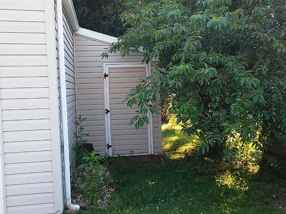 3rd image of 610 Birmingham Ave