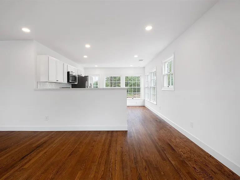 247 Foothill Rd — Photo 5