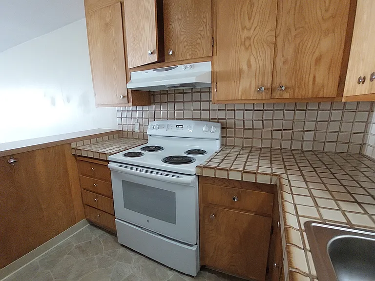 748 Oakland Avenue Apartments — Photo 27