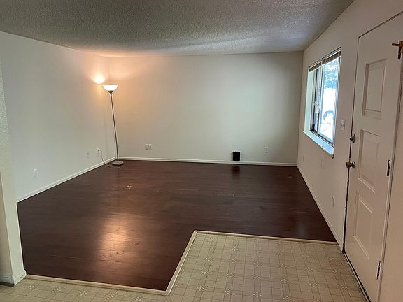 3rd image of 2911 Drummond Ave