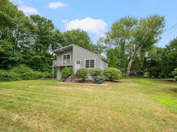 22 Hull St, Jamestown, RI 02835