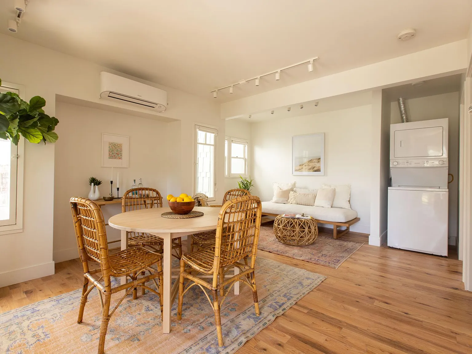 1 bed, 800 sqft, $2,300 — Photo 3