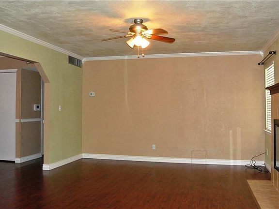 5th image of 10041 Galveston St