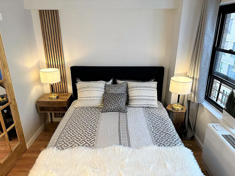 210 E 47th St #8SB — Photo 9