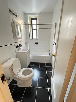 Rented by Lang Realty LLC | media 2