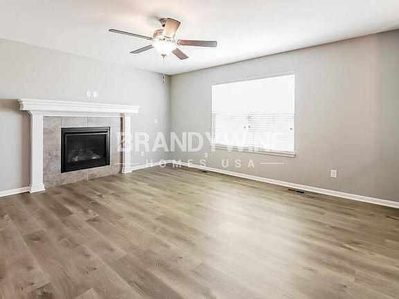 3rd image of 14312 Oakland Ct