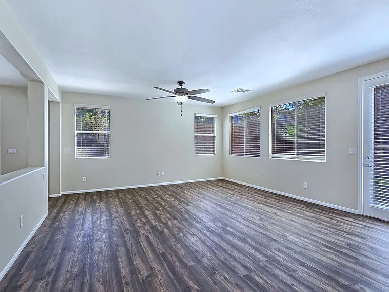 5389 Hollymead Dr — Photo 21
