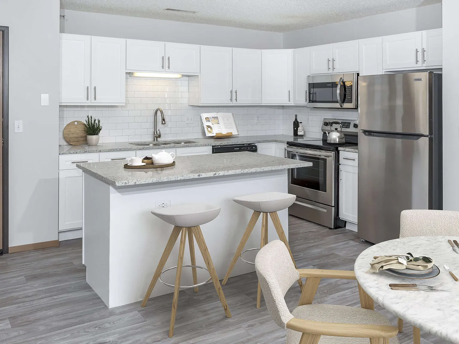 Sunset Trail Apartment Homes — Photo 4