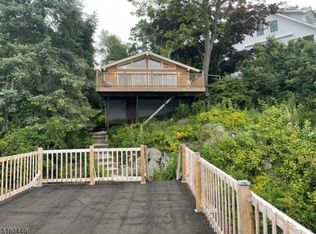 56 Ithanell Rd, Hopatcong, NJ 07843