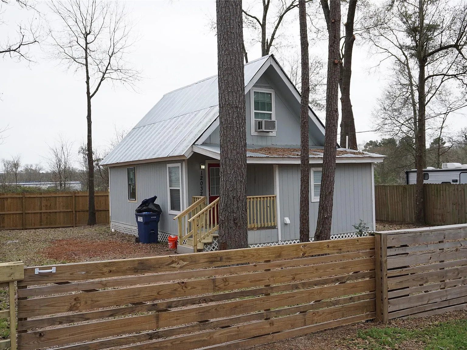 2 bed, 1.0 bath, $1,195 — Photo 1
